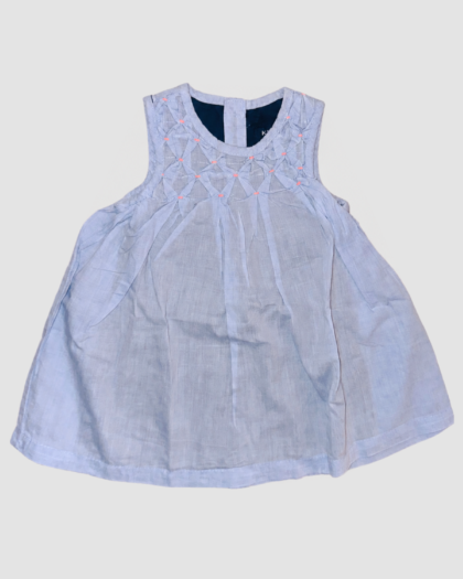Robe bébé bleu clair sans manches à plis décoratifs
