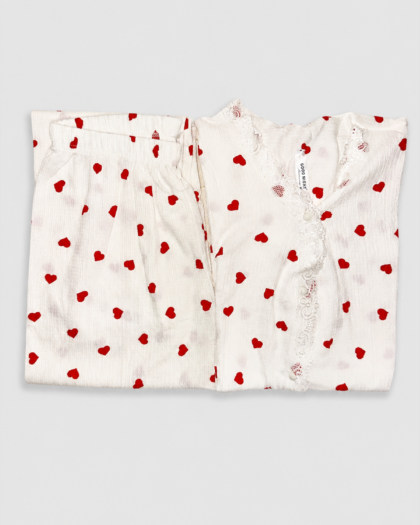 Chemise de nuit blanche à cœurs rouges