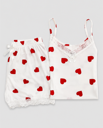 Ensemble pyjama blanc à cœurs rouges