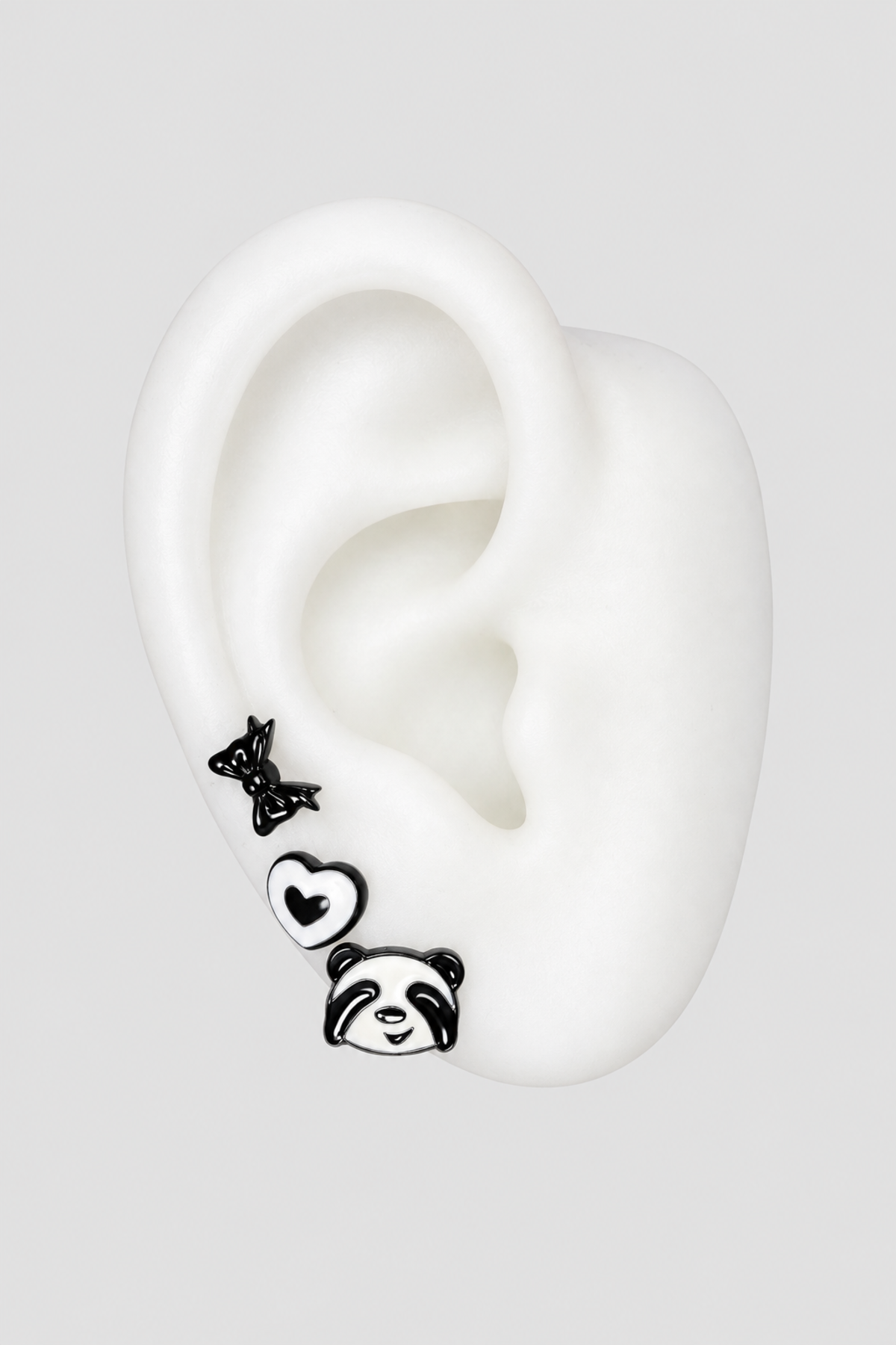 Lot de trois pins nœud, cœur et panda