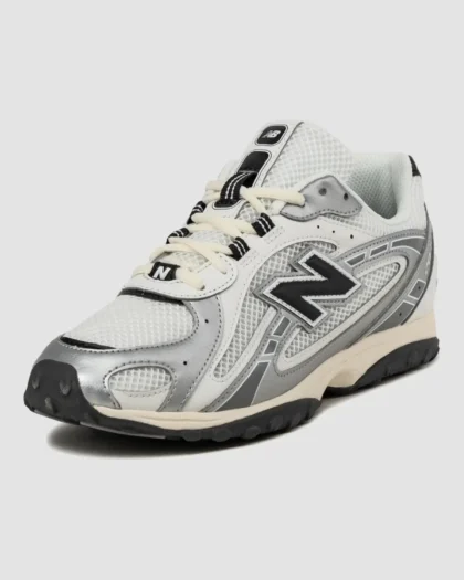 Baskets New Balance 204L – Argentées & Noires