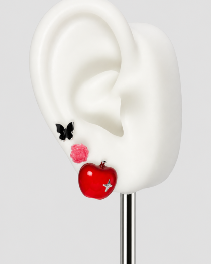Lot de 3 bijoux d’oreille rouges à fraise et papillon