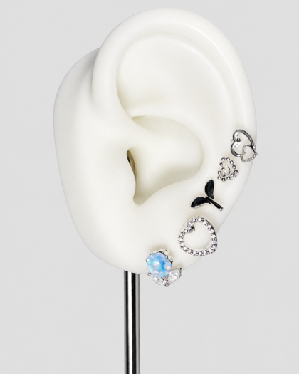 Lot de 5 bijoux d’oreille argentés à strass et cœur
