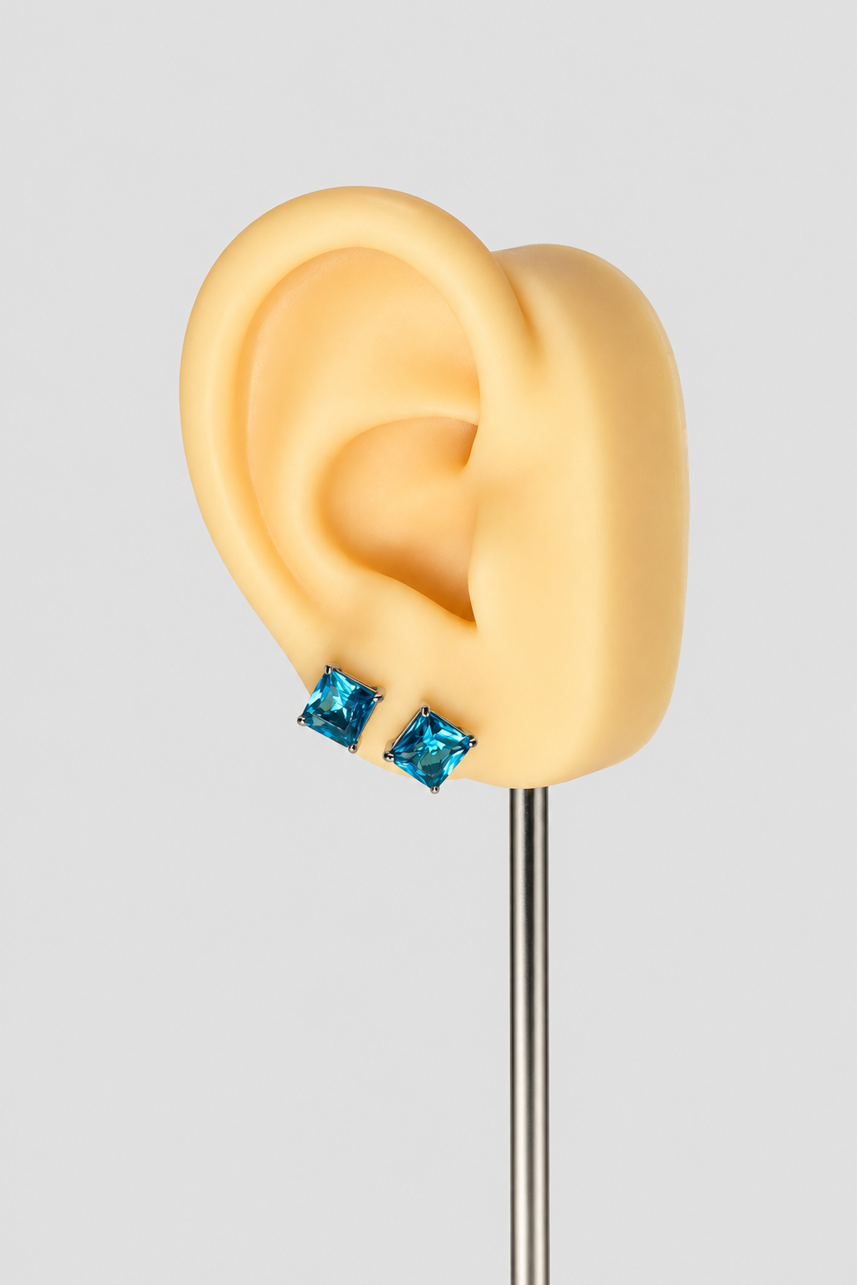 Boucles d’oreilles à pierres carrées bleues