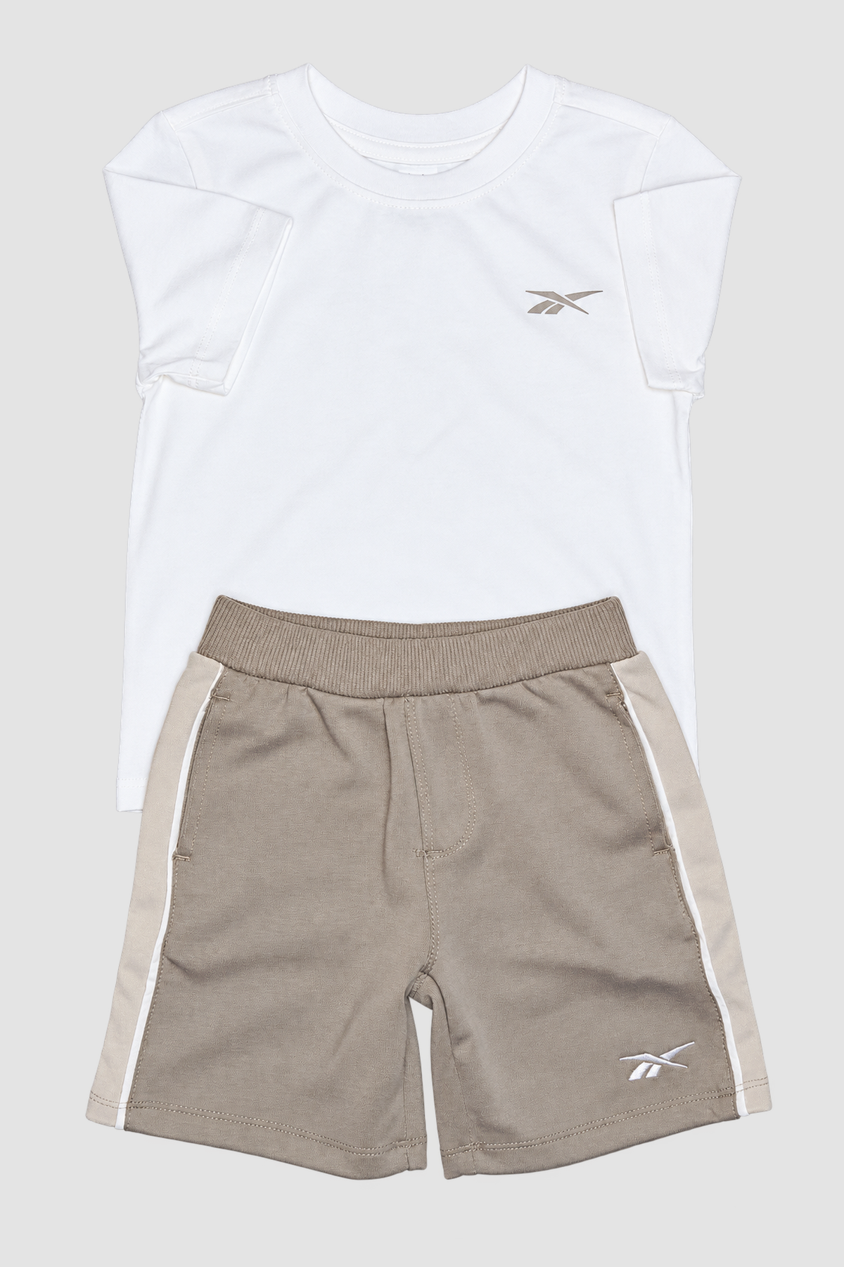 Ensemble garçon T-shirt blanc et short taupe 2 pièces – Reebok (4–5 ans) – Vue principale