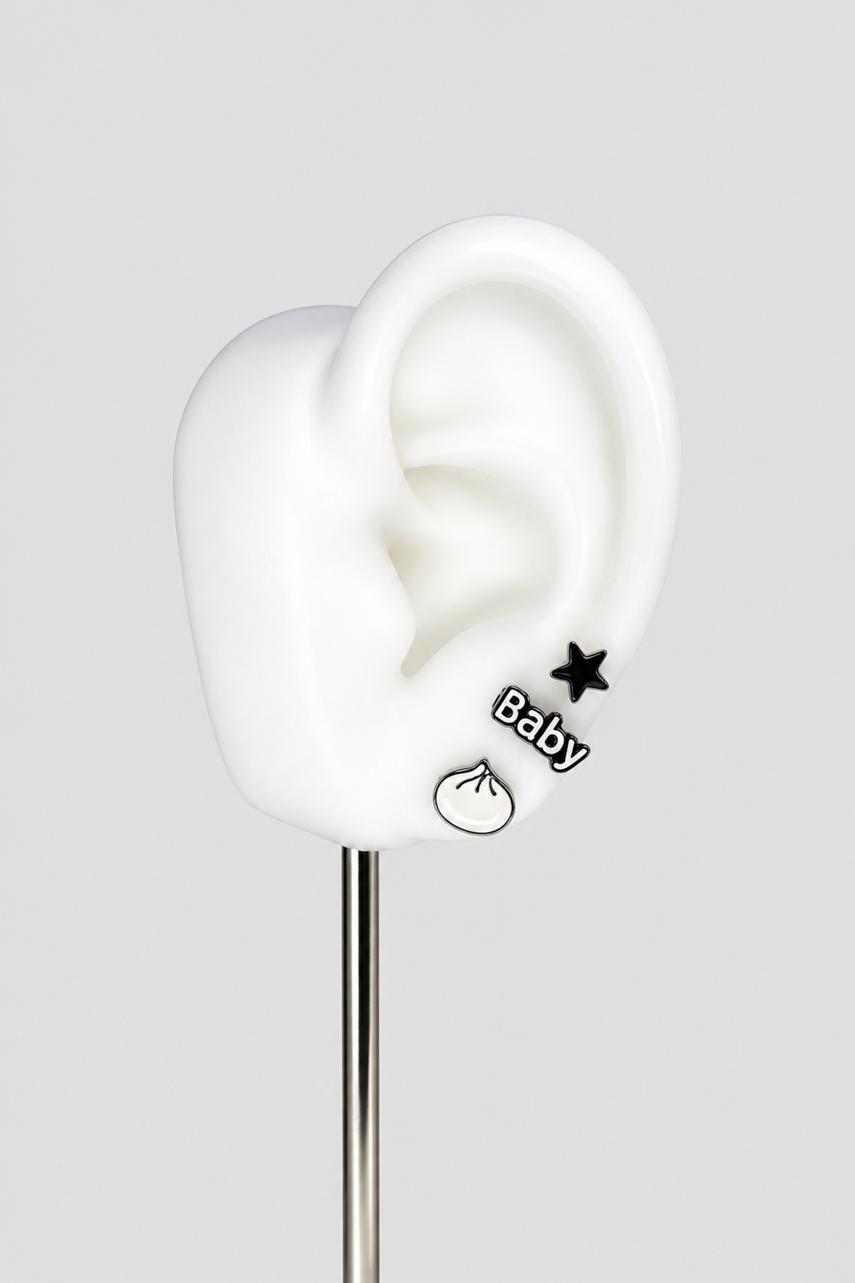 Lot de 3 pins d’oreille noirs et blancs à étoile et motif Baby