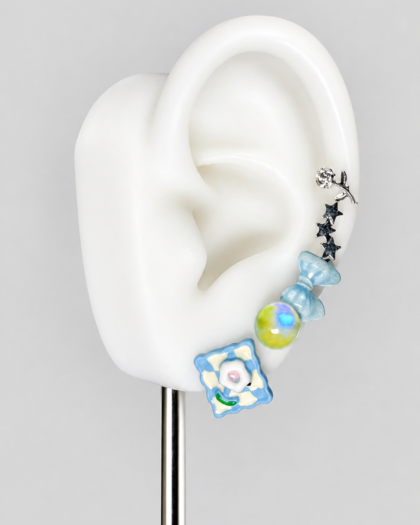 Lot de 5 pins d’oreille bleus à fleur, nœud et étoiles