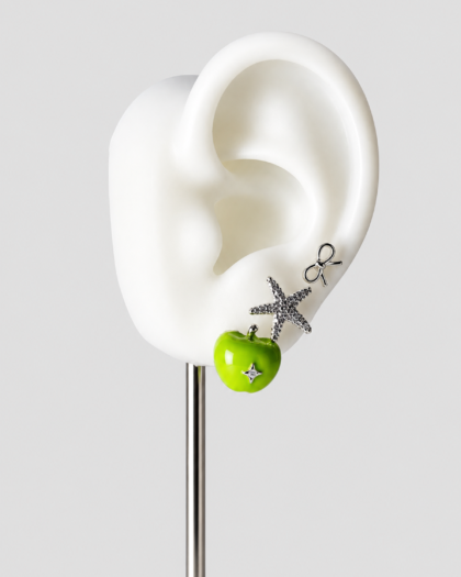 Lot de 3 pins d’oreille verts et argentés à pomme, étoile et nœud