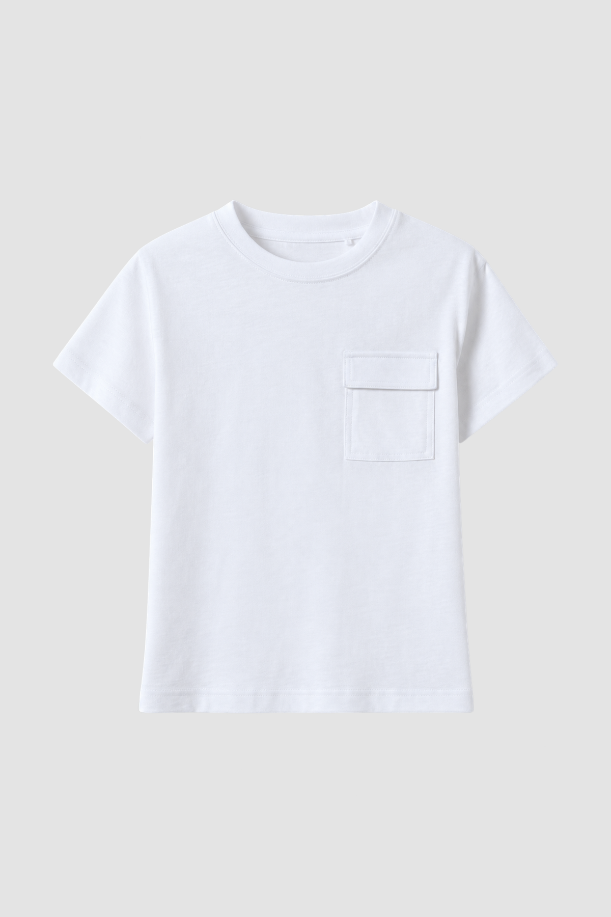 Vue avant du T-shirt blanc garçon OVS avec poche poitrine